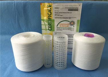 Fabricants blancs crus de fils de polyesters, fils de polyesters tournés sur le tube en plastique