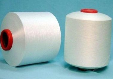 Chine Fil blanc cru teint coloré de filament de polyester de ténacité élevée texturisée du fil DTY d'aspiration fournisseur