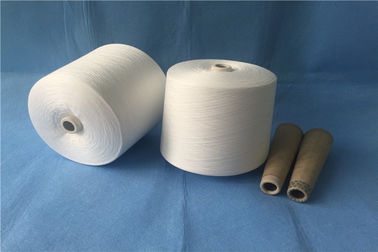 Fil 100 tourné par polyester industriel un de haute résistance blanc cru de vrillage de fil