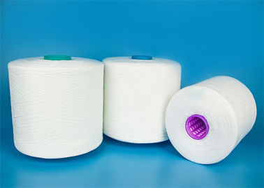 Le cône en plastique TFO a tourné des fils de polyesters, fil de couture réutilisé d'habillement de polyester