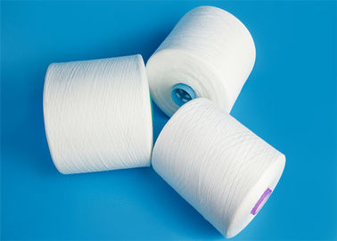 Le cône en plastique TFO a tourné des fils de polyesters, fil de couture réutilisé d'habillement de polyester