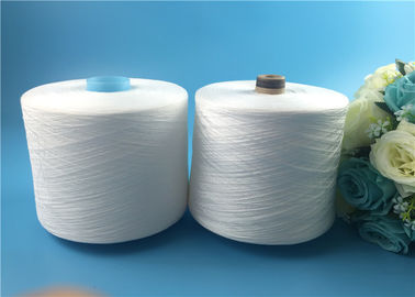 40/2 40/3 a tourné le blanc blanc de fil ou optique naturel tourné par polyester sur le tube réutilisé de colorant
