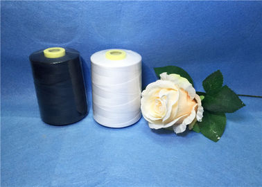 Fil de couture de haute résistance de polyester pour régularité colorée/blanche de tissage bonne