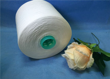 Fil fort de polyester de papier du cône 100 pour coudre sans noeuds blanc cru